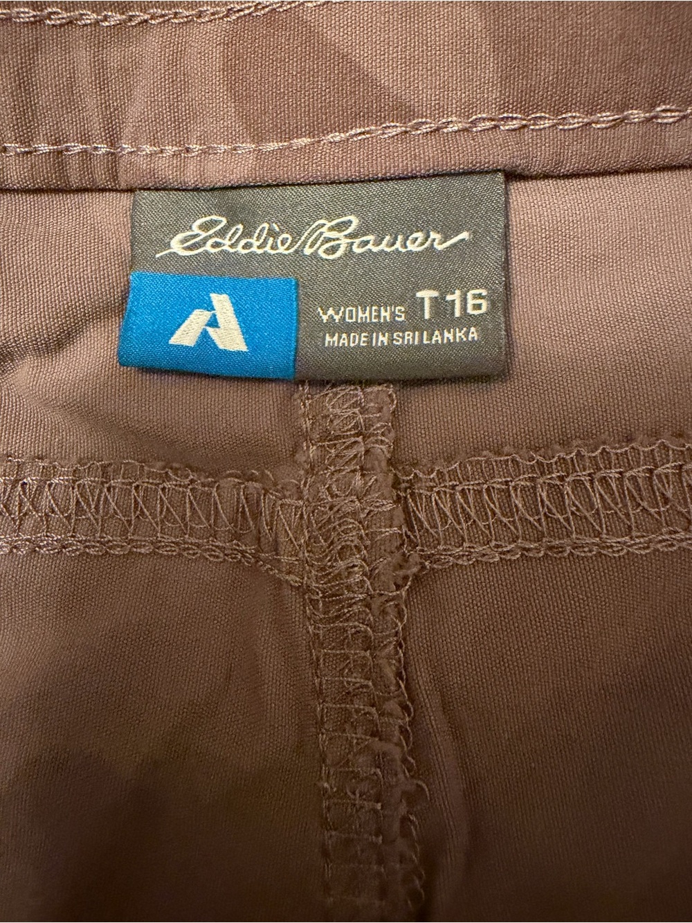 Eddie Bauer First Ascent Camo Hiking Cargo Shorts Women's 16 Stretch UPF - Picture 2 of 14